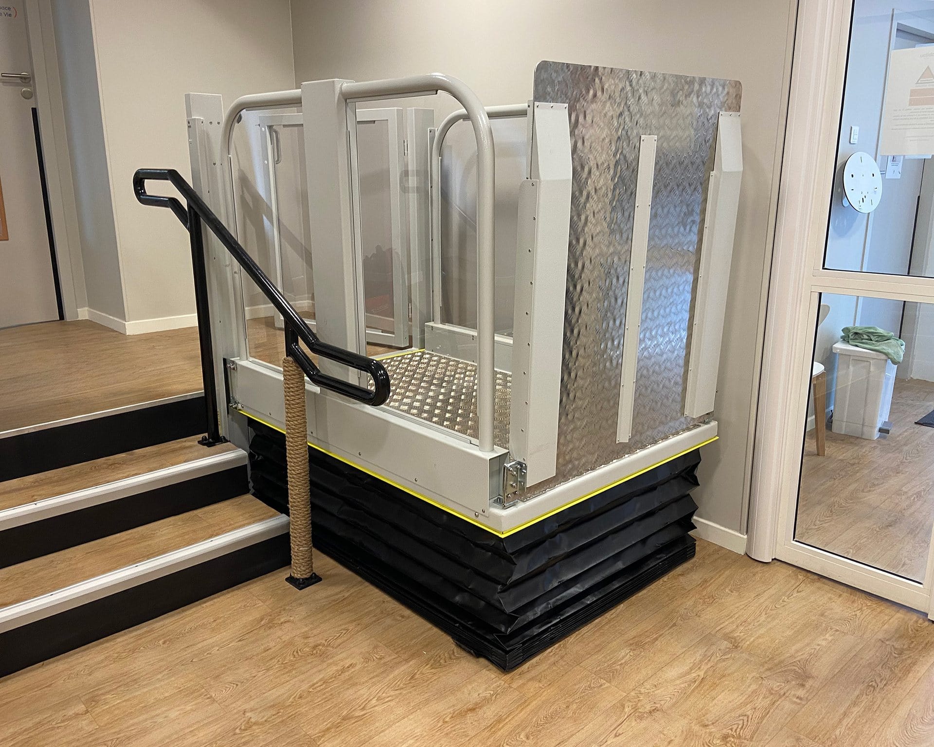Liftboy 5, elle permet de franchir jusqu’à 1,3 m sans travaux lourds